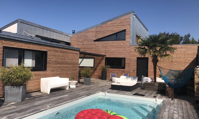 Kerlouet House | Waterfront villa with pool and jacuzzi