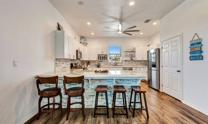 Bradenton House | Waterfront with Ocean Access in Bradenton