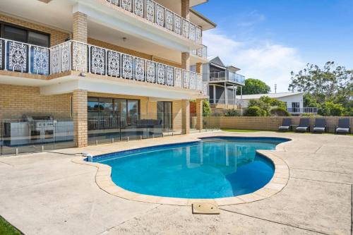 Dawesville House | Waterfront Wonder in Dawesville