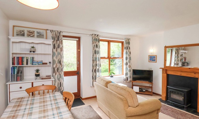 Ruswarp Cottage | Waterside Cottage