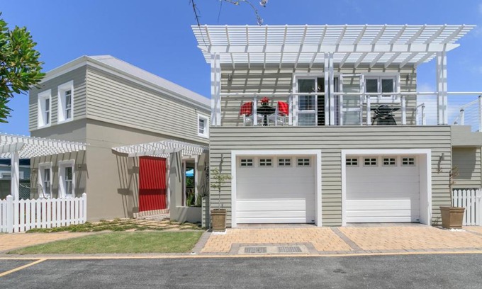 Knysna Apartment | Waterside Elegance Studio Apartment