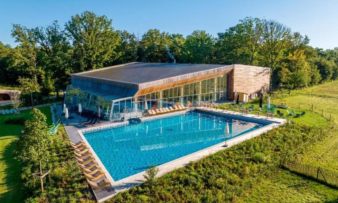 Maubray Villa | Waterside Luxury Sky Pad