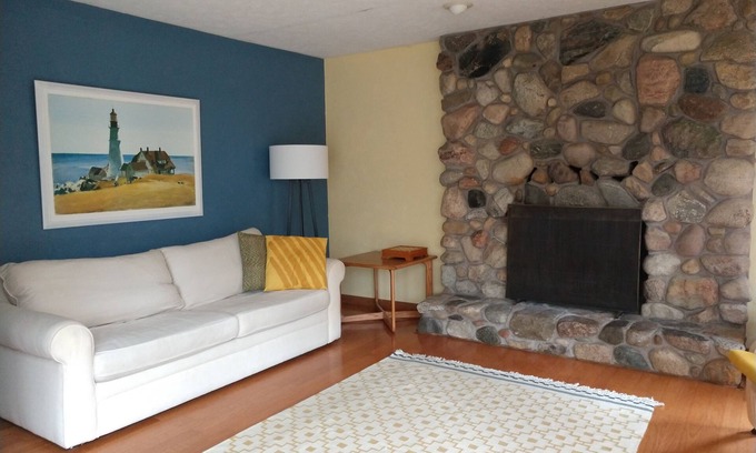 Waukazoo Woods House | Waukazoo Woods getaway. Equally close to downtown Holland and Lake Michigan