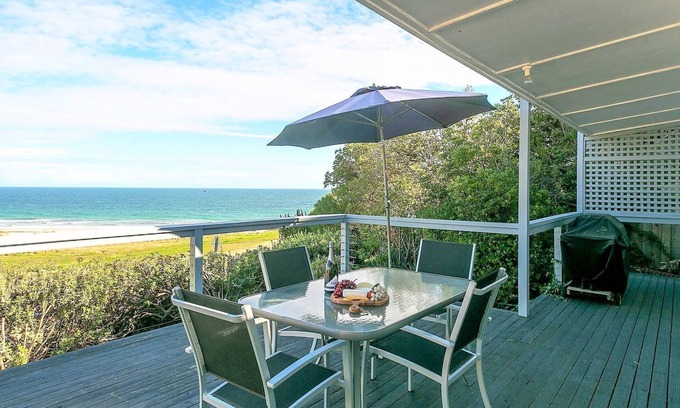 Carrickalinga House | Wave and See - 53 Gold Coast Drive