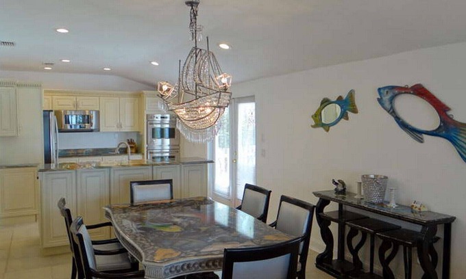 Matlacha House | WE GOT IT ALL!!!!POOL W SANDY BEACH, DOCK WITH BOAT LIFT, TOTALLY COOL 2/2