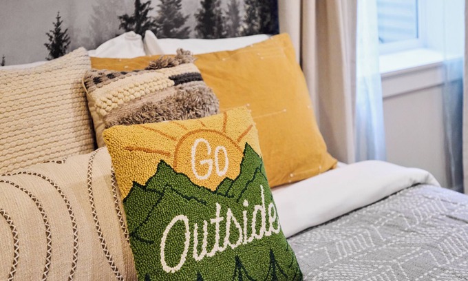 Wallingford Apartment | WE HAVE AC!
