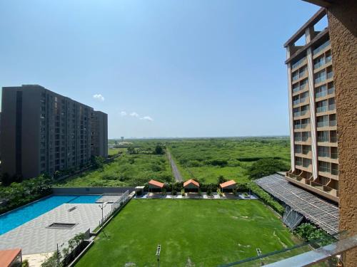 Surat Hotel | Weekend address homestay by shan