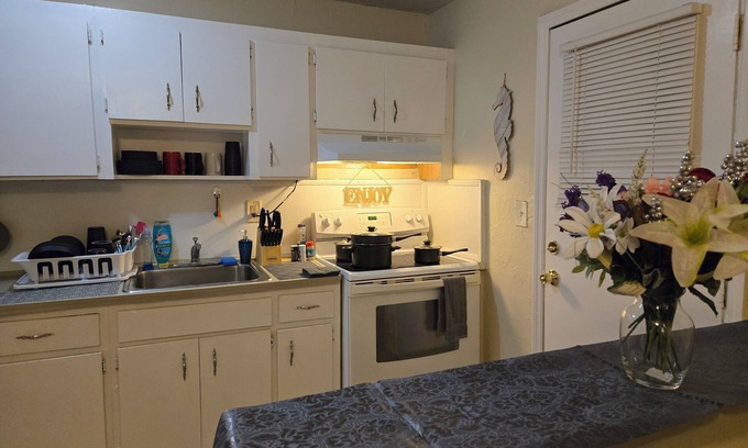 West Little River Bed & Breakfast | Weekly and monthly specials available! Male Only!