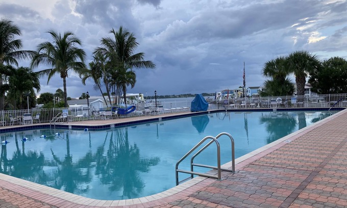 Hutchinson Island South Cottage | Weeks available in January, February and March