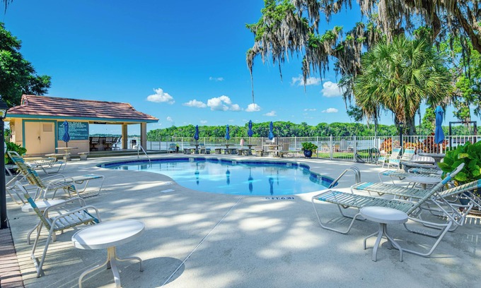 Welaka Condo | Welaka Condo w/Community Perks: Walk to the River