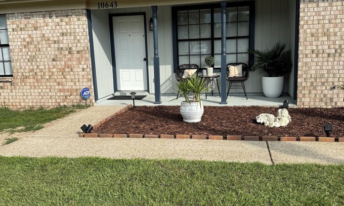 Pensacola House | Welcome t Sunrise Cottage nLocated just minutes from beautiful beach & downtownn