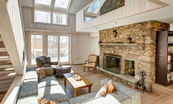 Bovina Center House | Welcome to Aurora, 3+ Bedrooms, 5 Bath, 23 Acres