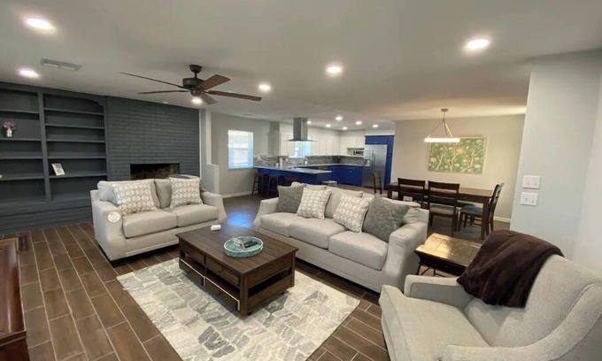 Oklahoma City House | Welcome to Camelot! This home is in a quiet neighborhood close to OKC activity.