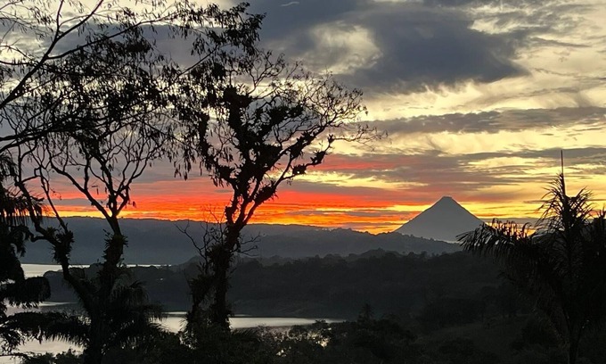 Tronadora Apartment | Welcome to Casa Blanca guest studio at Vistas Del Lago on Lake Arenal