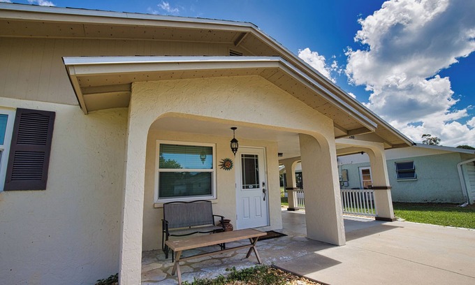 Englewood House | Welcome to Casa del Sol! Charming 2 bedroom home located 4 miles from the beach!