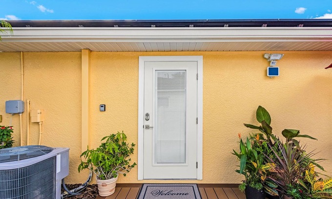Trafalgar Apartment | welcome to Casa del Sol.nlet it be your charming retreat!