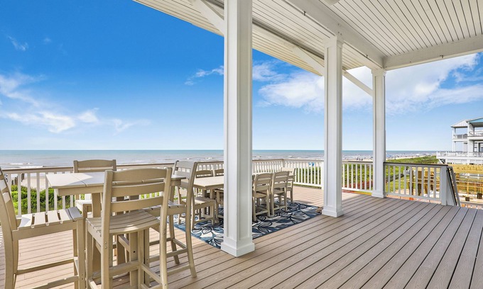 Galveston House | Welcome to Gulf Dream! Nestled in the adorable Beachside Village