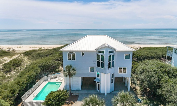Plantation House | Welcome to Land Yacht!