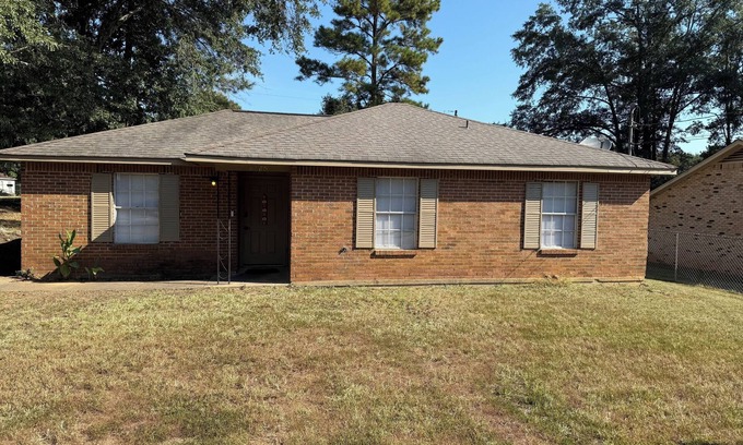 Montgomery House | Welcome to our 3-bedroom, 2-bath getaway just minutes from Montgomery Airport!