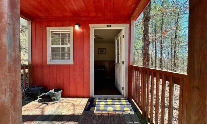 Edgemont Cabin | Welcome to our charming tiny house cabin at Blue Clouds Resort!