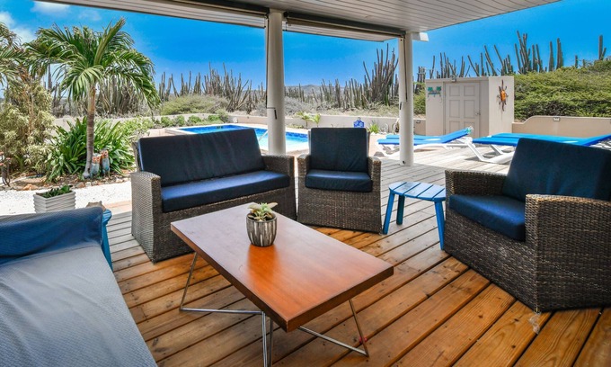 Shiribana Villa | Welcome to our vacation villa in Noord, an oasis of relaxation nestled in nature.