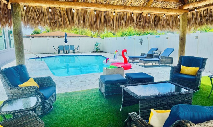 Pompano Beach House | Welcome to Paradise in Pompano! A fully remodeled property with backyard oasis!