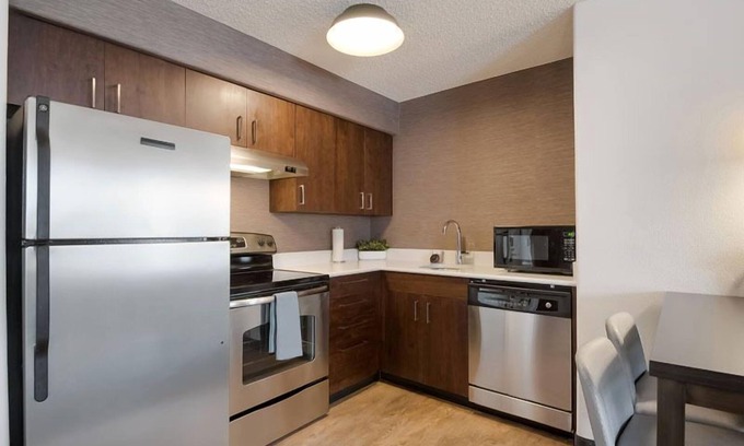 Reno/Tahoe Airport Hotel | Welcome to Paradise! Unit w/Full Kitchen, Near Fleischmann Planetarium