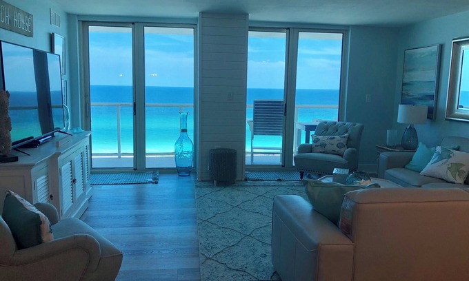 Pensacola Beach Condo | Welcome to Pura Vida: Top-Floor Views of the Beach & Ocean Breeze.