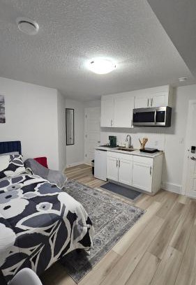 Regina Apartment | Welcome to Snug Spot - Cozy Studio in The Greens