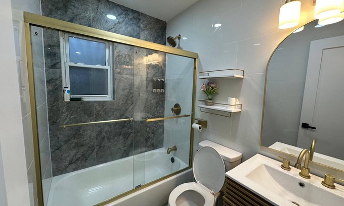 Brownsville House | Welcome to The Brownstone! Renovated home located in the heart of Brooklyn!
