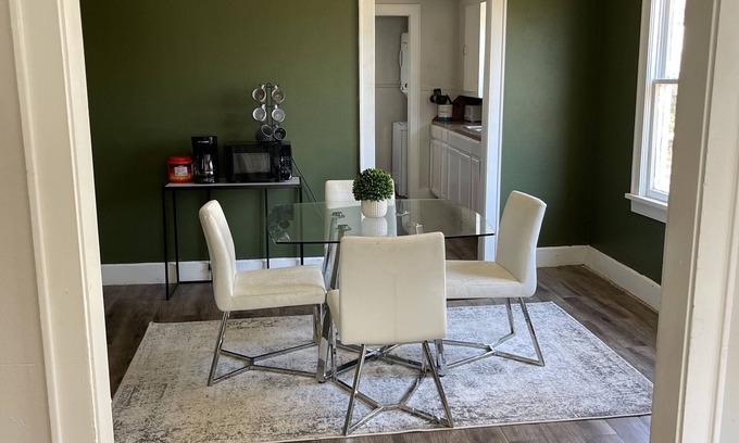 Highland Historic District House | WELCOME TO THE DELIGHTFUL DALZELL!