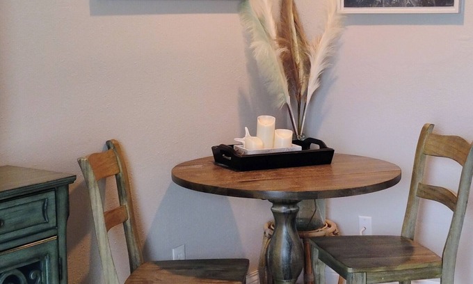 Galveston Apartment | Welcome to the "Emerald Pearl", charming condo located steps away from the beach