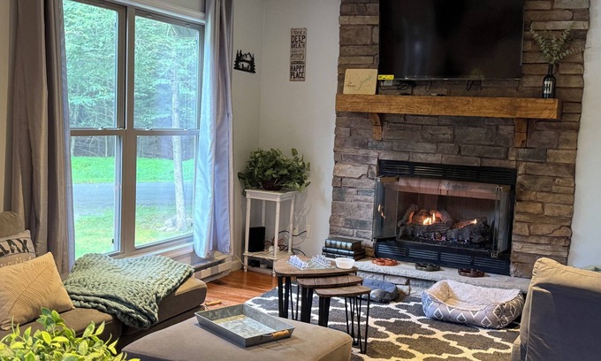 Greentown Ski Chalet | Welcome to the Honey Bear Lodge Lake Wallenpaupack