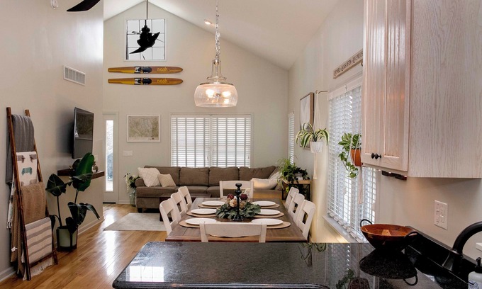 Hammondsport Cabin | Welcome to The Little Green Lakehouse at Sylvan Beach
