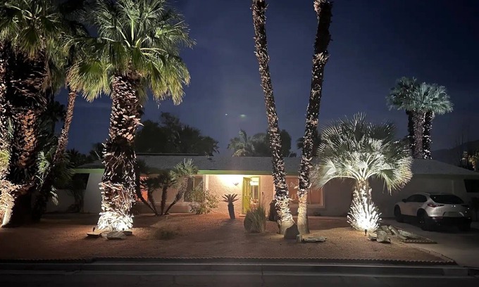 El Mirador House | Welcome to the Mojo Dojo Desert Casa House