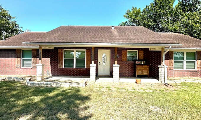 Wellborn House | Welcome to the Howdy House, Where Aggie Pride Meets Southern Comfort