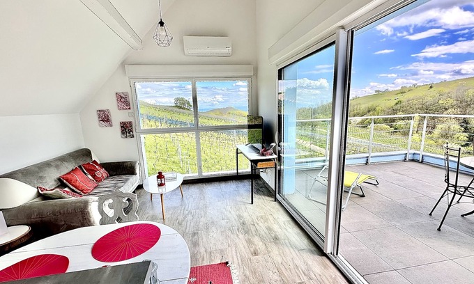 Reichsfeld Apartment | Welcome to the winemaker’s home. Domaine BOHN Red Wine House for 2-4 wine lovers