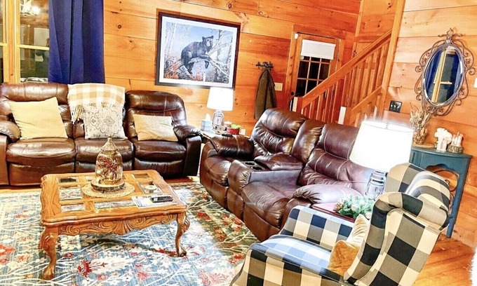 Boone Cabin | Welcome to Whiskey Woods! A cozy cabin to relax and enjoy with your loved ones!