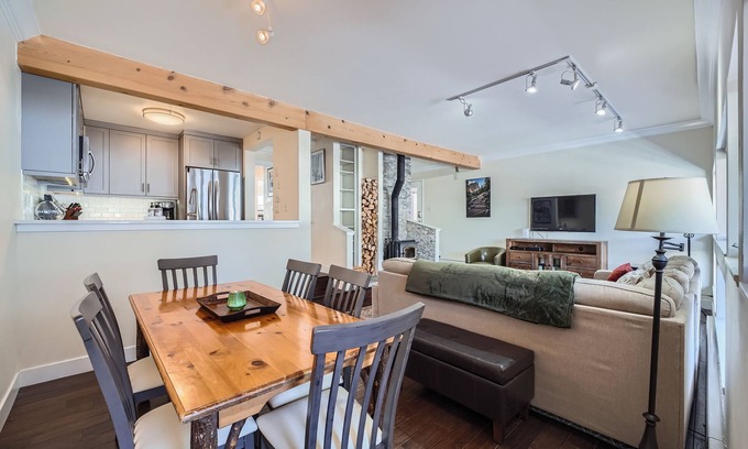 Vail Condo | Welcoming 2-bedroom entire condo with WiFi in Vail on Bus Route great view