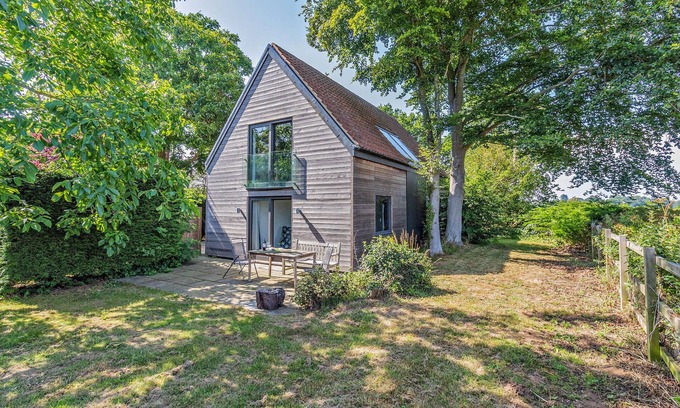 Sudbourne House | Well Barn - Two Bedroom House, Sleeps 4
