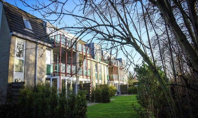 De Koog Apartment | Well-kept apartment a stone's throw from the sea