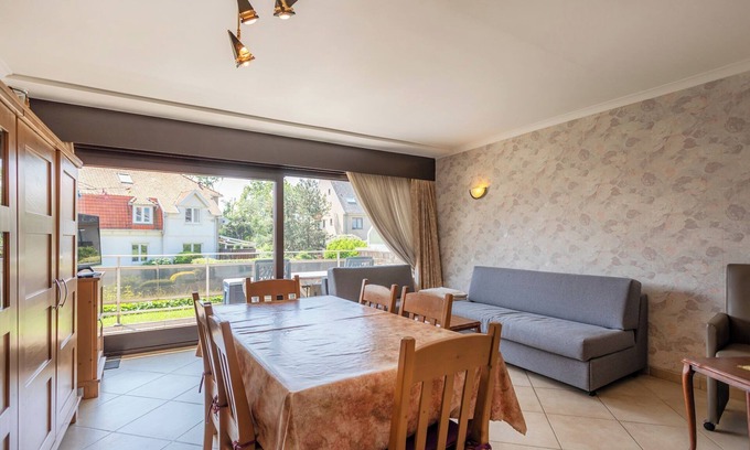 Koksijde-Bad Apartment | Well-kept sunny flat with sun terrace.