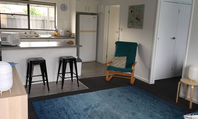 East Geelong House | Well priced 1 bedroom Bungalow with warmth & stylish fit out Great Location