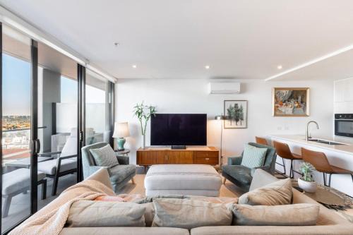 Moonee Ponds Apartment | Wellness and Style - 2BR Apartment with Pool, Hot Tub and Gym