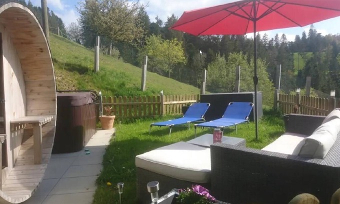 Rueggisberg Apartment | Wellness Oase mit Whirlpool und Sauna