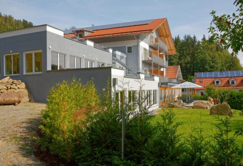Achslach Hotel | Wellnesshotel deine Auszeit, Adults only