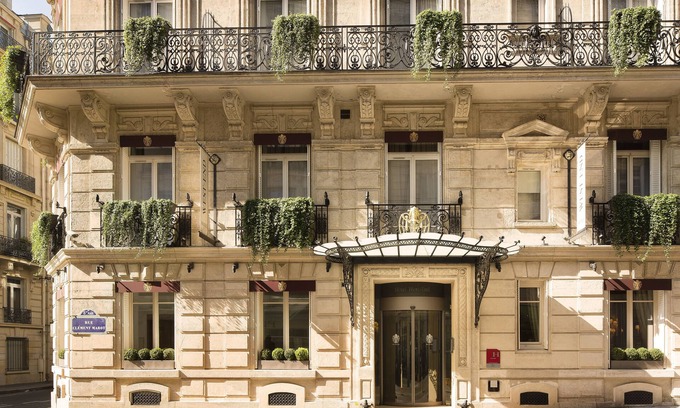 Champs-Elysees Hotel | West End Hotel