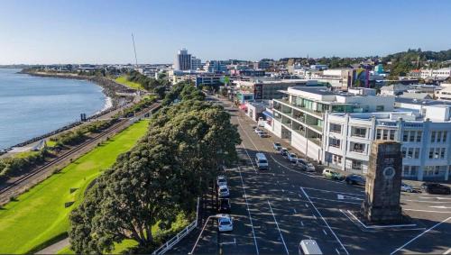 New Plymouth CBD Apartment | West End Precinct 2 Bedroom Apartment close to walkway and ocean