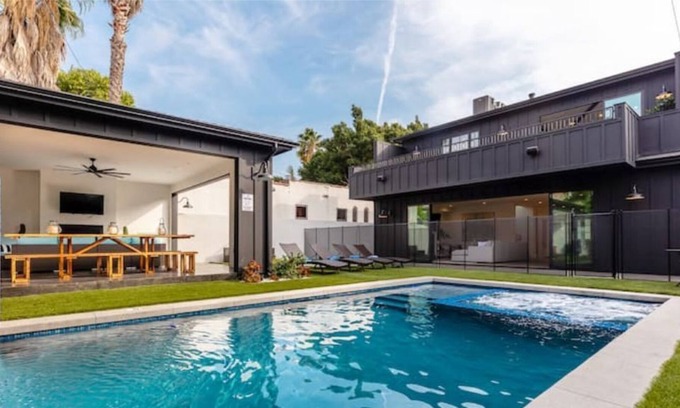 Carthay Circle House | WEST HOLLYWOOD 6 BEDROOM RESORT w/ THEATER & POOL