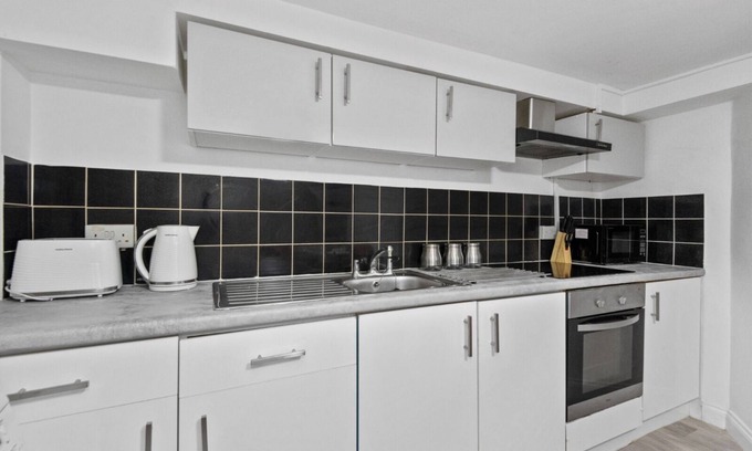 High Wycombe Apartment | West Side Studio Apartment